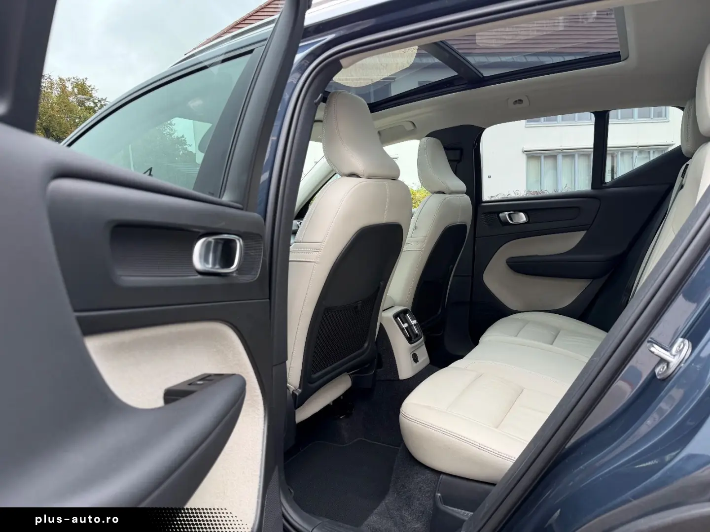 VOLVO XC40 Inscription Recharge  1.Hand Pano ACC H&K