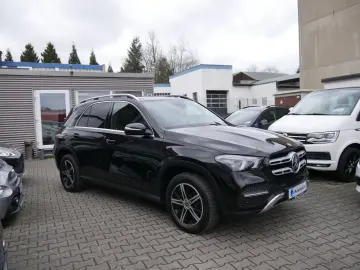 MERCEDES-BENZ GLE 300 d 4Matic  Panorama Alcantara AHK