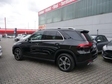 MERCEDES-BENZ GLE 300 d 4Matic  Panorama Alcantara AHK