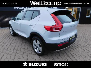 VOLVO XC 40 T3 2WD Momentum Pro Leder Panorama 1.Hand