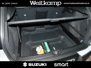 VOLVO XC 40 T3 2WD Momentum Pro Leder Panorama 1.Hand