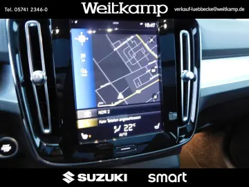 VOLVO XC 40 T3 2WD Momentum Pro Leder Panorama 1.Hand