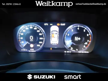 VOLVO XC 40 T3 2WD Momentum Pro Leder Panorama 1.Hand