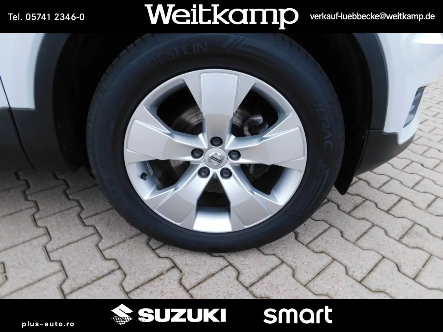 VOLVO XC 40 T3 2WD Momentum Pro Leder Panorama 1.Hand