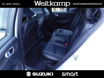 VOLVO XC 40 T3 2WD Momentum Pro Leder Panorama 1.Hand