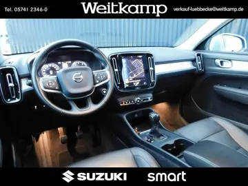 VOLVO XC 40 T3 2WD Momentum Pro Leder Panorama 1.Hand