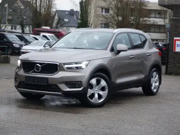 VOLVO XC40 Momentum Pro 2WD Harman Kardon