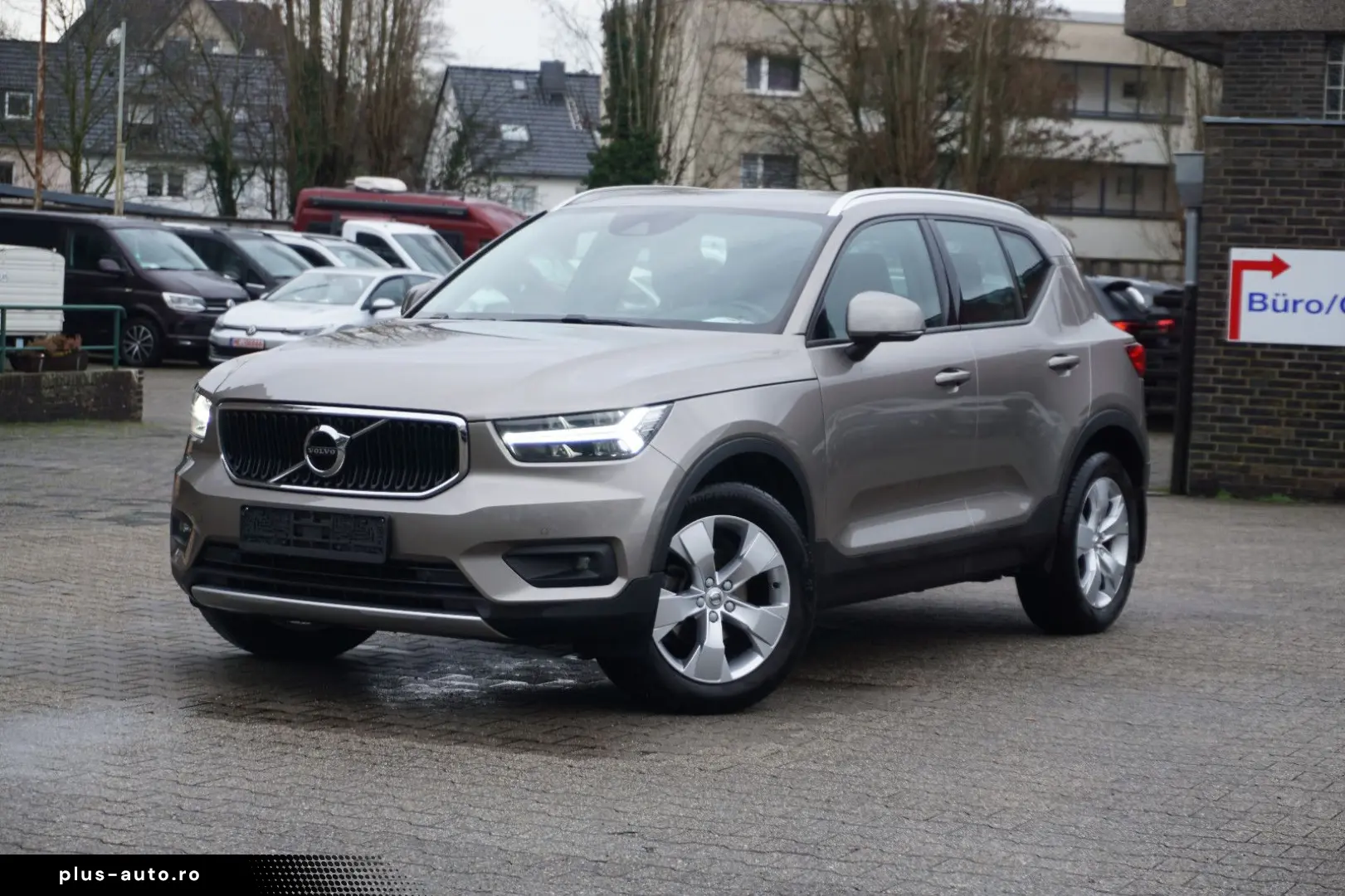 VOLVO XC40 Momentum Pro 2WD Harman Kardon