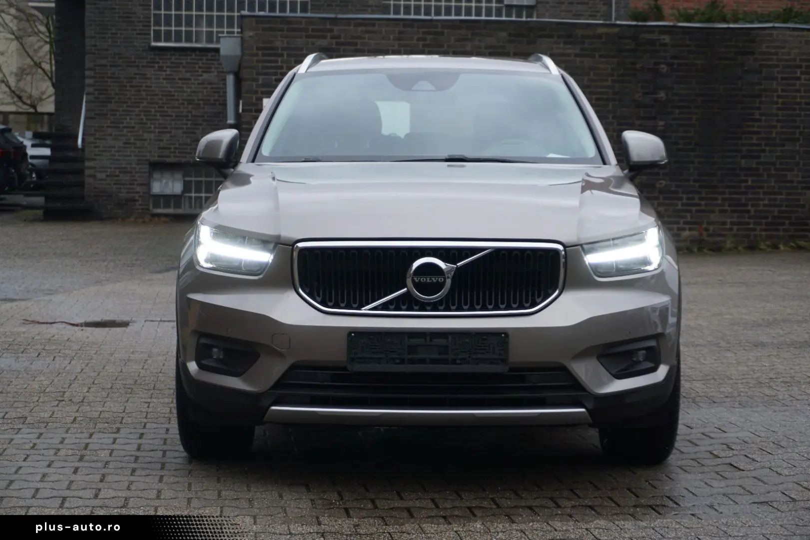 VOLVO XC40 Momentum Pro 2WD Harman Kardon