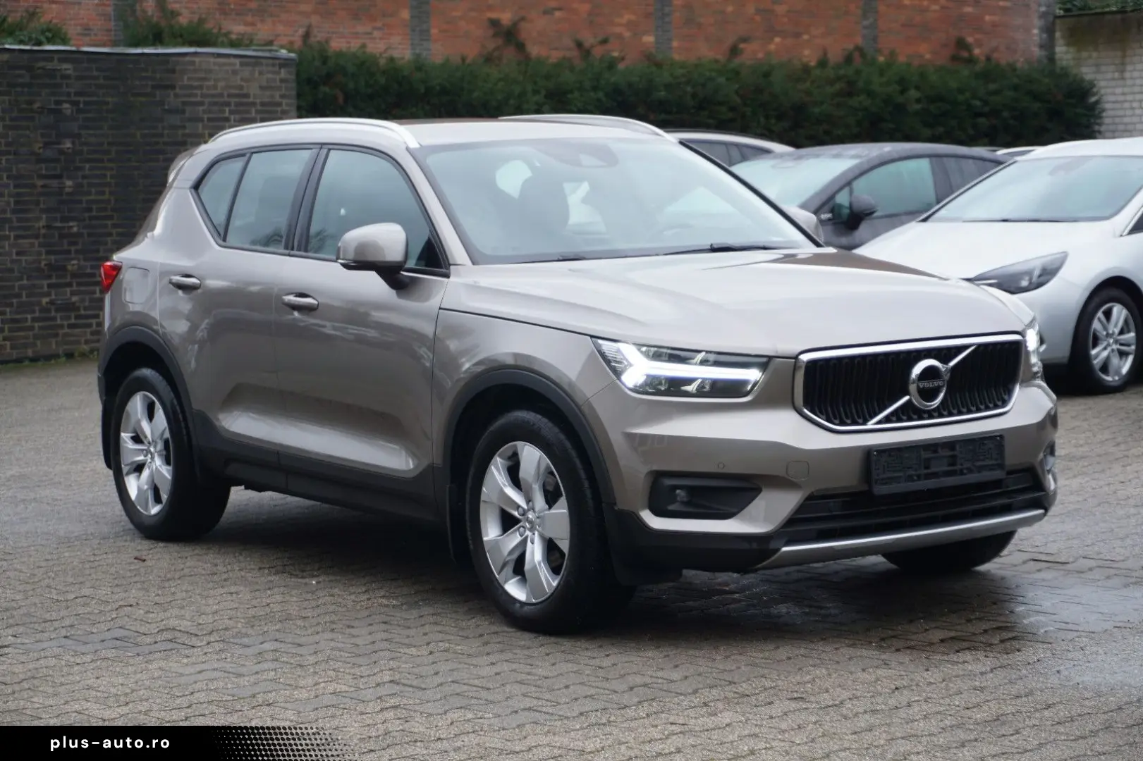 VOLVO XC40 Momentum Pro 2WD Harman Kardon