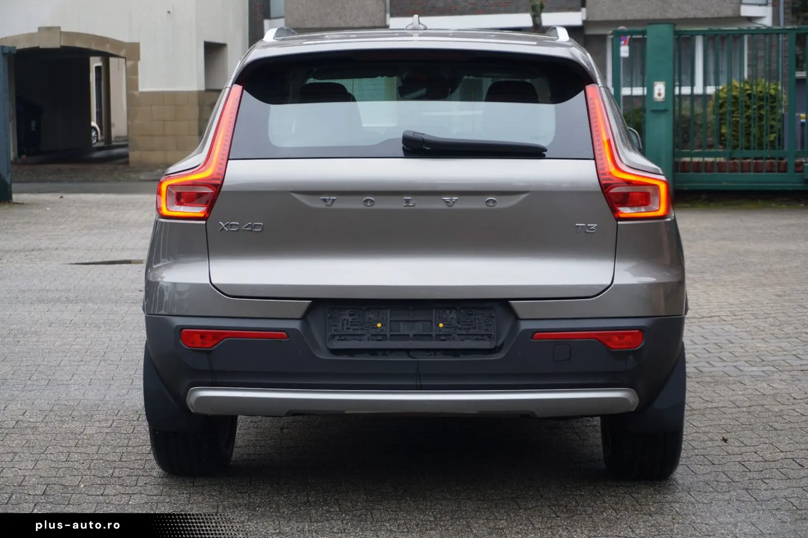 VOLVO XC40 Momentum Pro 2WD Harman Kardon