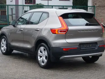 VOLVO XC40 Momentum Pro 2WD Harman Kardon