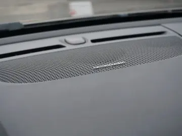 VOLVO XC40 Momentum Pro 2WD Harman Kardon