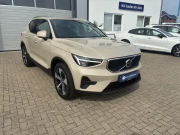 VOLVO XC40 B3 2WD Core Memory inkl. Winterräder