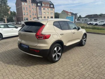 VOLVO XC40 B3 2WD Core Memory inkl. Winterräder