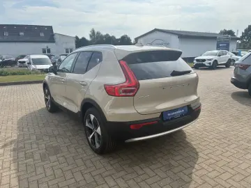 VOLVO XC40 B3 2WD Core Memory inkl. Winterräder