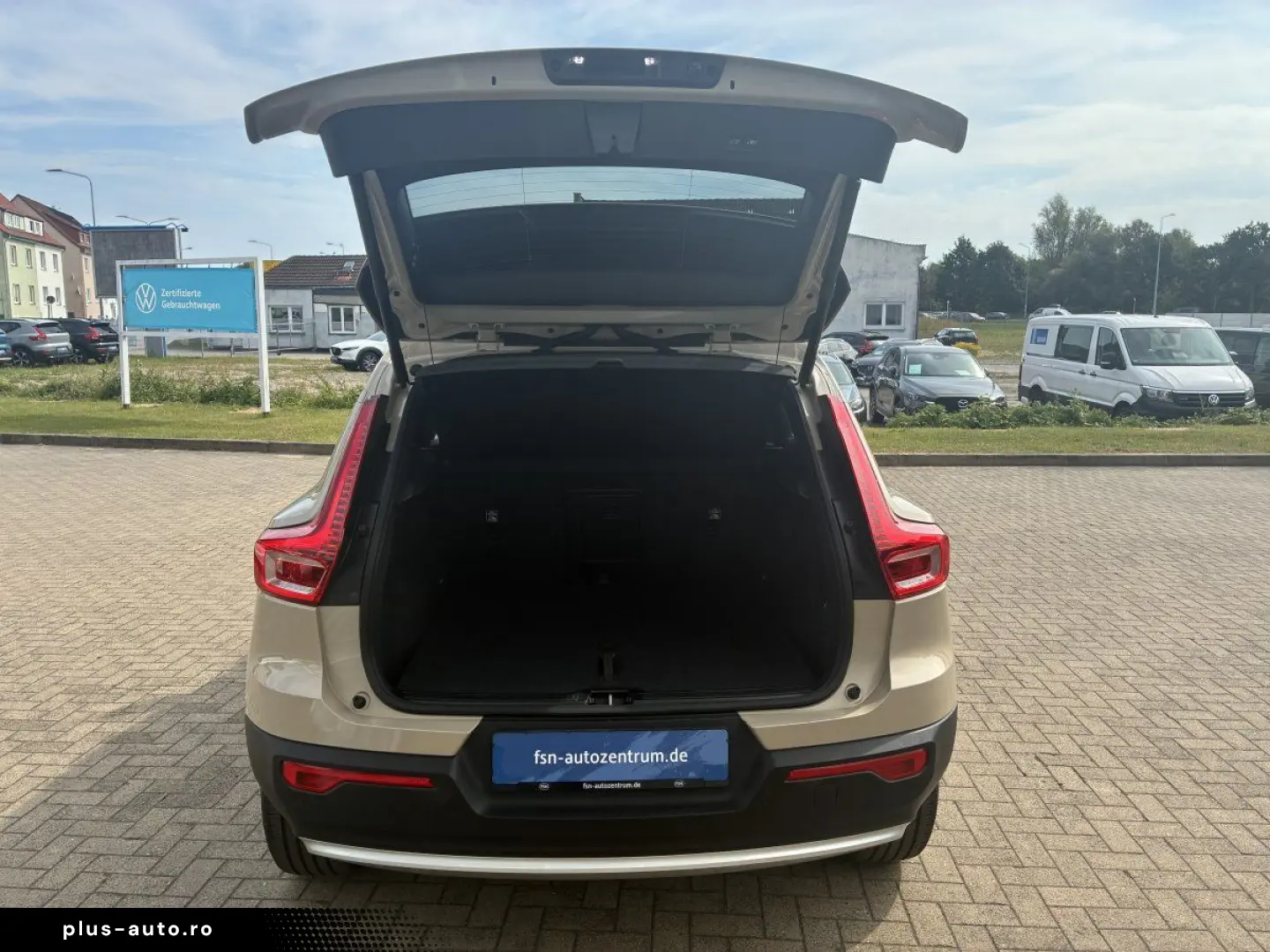 VOLVO XC40 B3 2WD Core Memory inkl. Winterräder