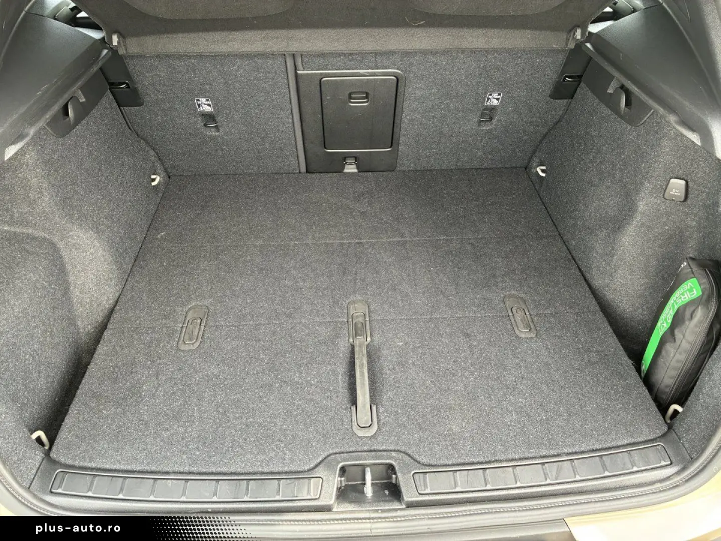 VOLVO XC40 B3 2WD Core Memory inkl. Winterräder