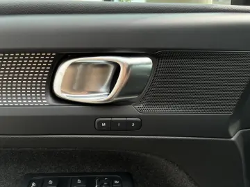 VOLVO XC40 B3 2WD Core Memory inkl. Winterräder