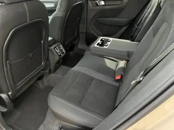 VOLVO XC40 B3 2WD Core Memory inkl. Winterräder