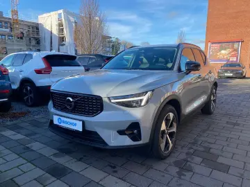 VOLVO XC40 B3 Plus Dark MHEV 360 Pano HarmanKardon Mem