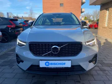 VOLVO XC40 B3 Plus Dark MHEV 360 Pano HarmanKardon Mem