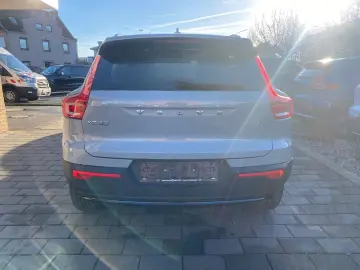 VOLVO XC40 B3 Plus Dark MHEV 360 Pano HarmanKardon Mem