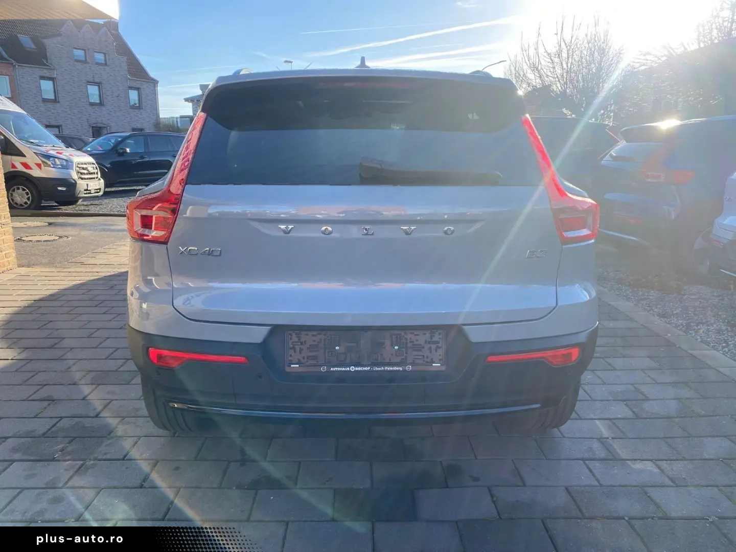 VOLVO XC40 B3 Plus Dark MHEV 360 Pano HarmanKardon Mem