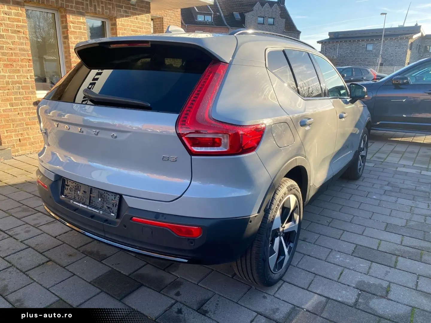 VOLVO XC40 B3 Plus Dark MHEV 360 Pano HarmanKardon Mem