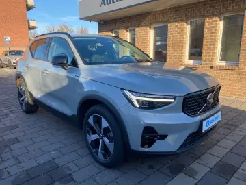 VOLVO XC40 B3 Plus Dark MHEV 360 Pano HarmanKardon Mem