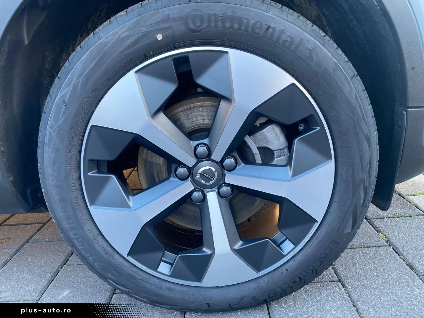 VOLVO XC40 B3 Plus Dark MHEV 360 Pano HarmanKardon Mem