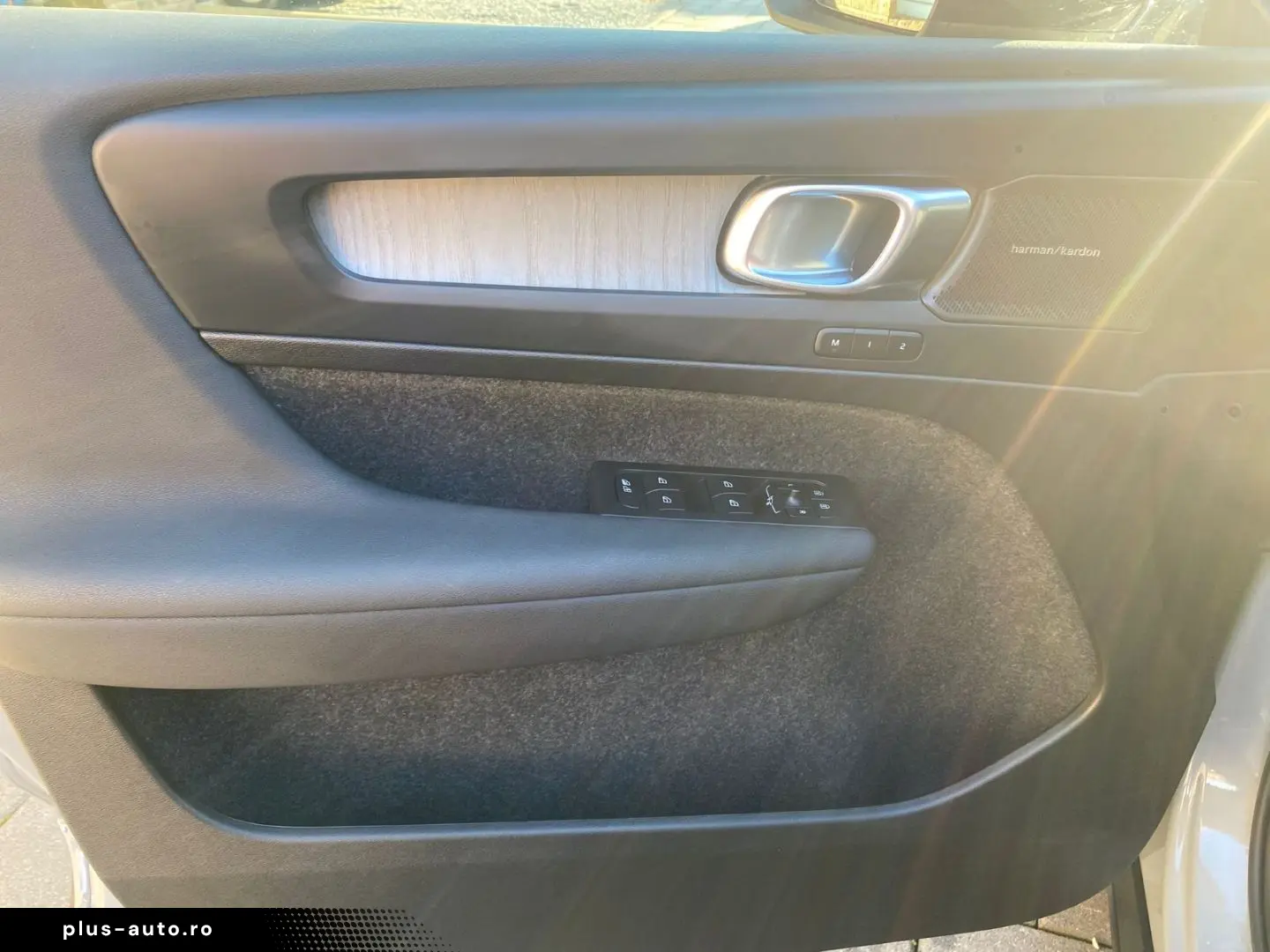 VOLVO XC40 B3 Plus Dark MHEV 360 Pano HarmanKardon Mem