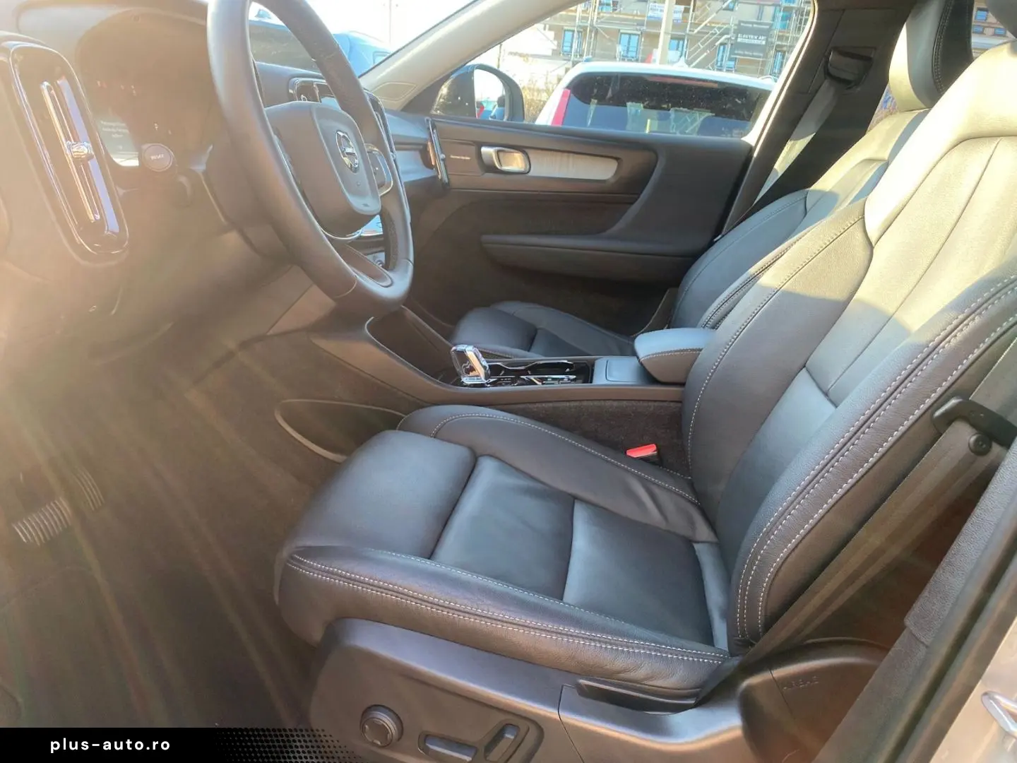 VOLVO XC40 B3 Plus Dark MHEV 360 Pano HarmanKardon Mem