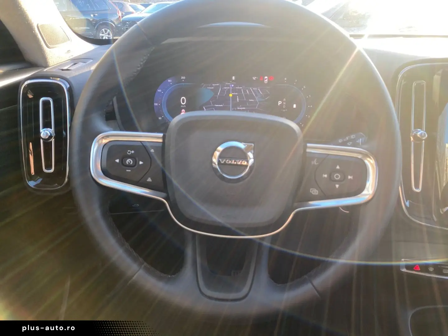 VOLVO XC40 B3 Plus Dark MHEV 360 Pano HarmanKardon Mem