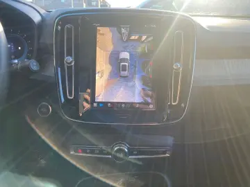 VOLVO XC40 B3 Plus Dark MHEV 360 Pano HarmanKardon Mem