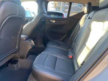 VOLVO XC40 B3 Plus Dark MHEV 360 Pano HarmanKardon Mem