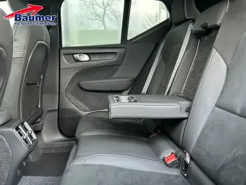 VOLVO XC40 B3 Ultra Black Edition Automatik  AHK