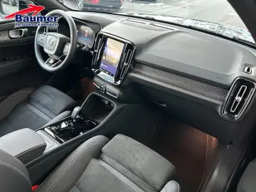 VOLVO XC40 B3 Ultra Black Edition Automatik  AHK