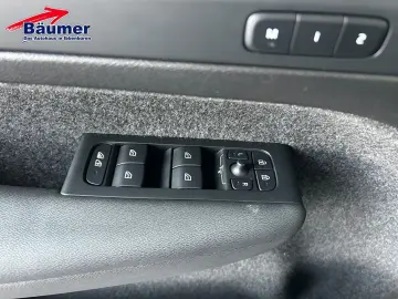 VOLVO XC40 B3 Ultra Black Edition Automatik  AHK