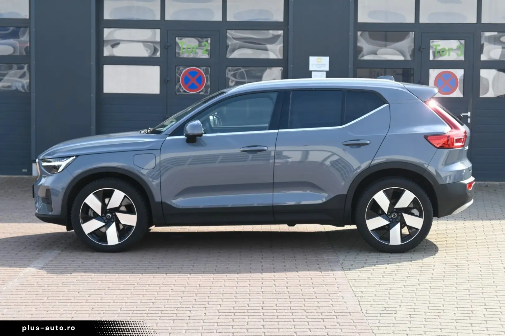 VOLVO XC40 T5 Recharge Plug-In Hybrid Plus Bright