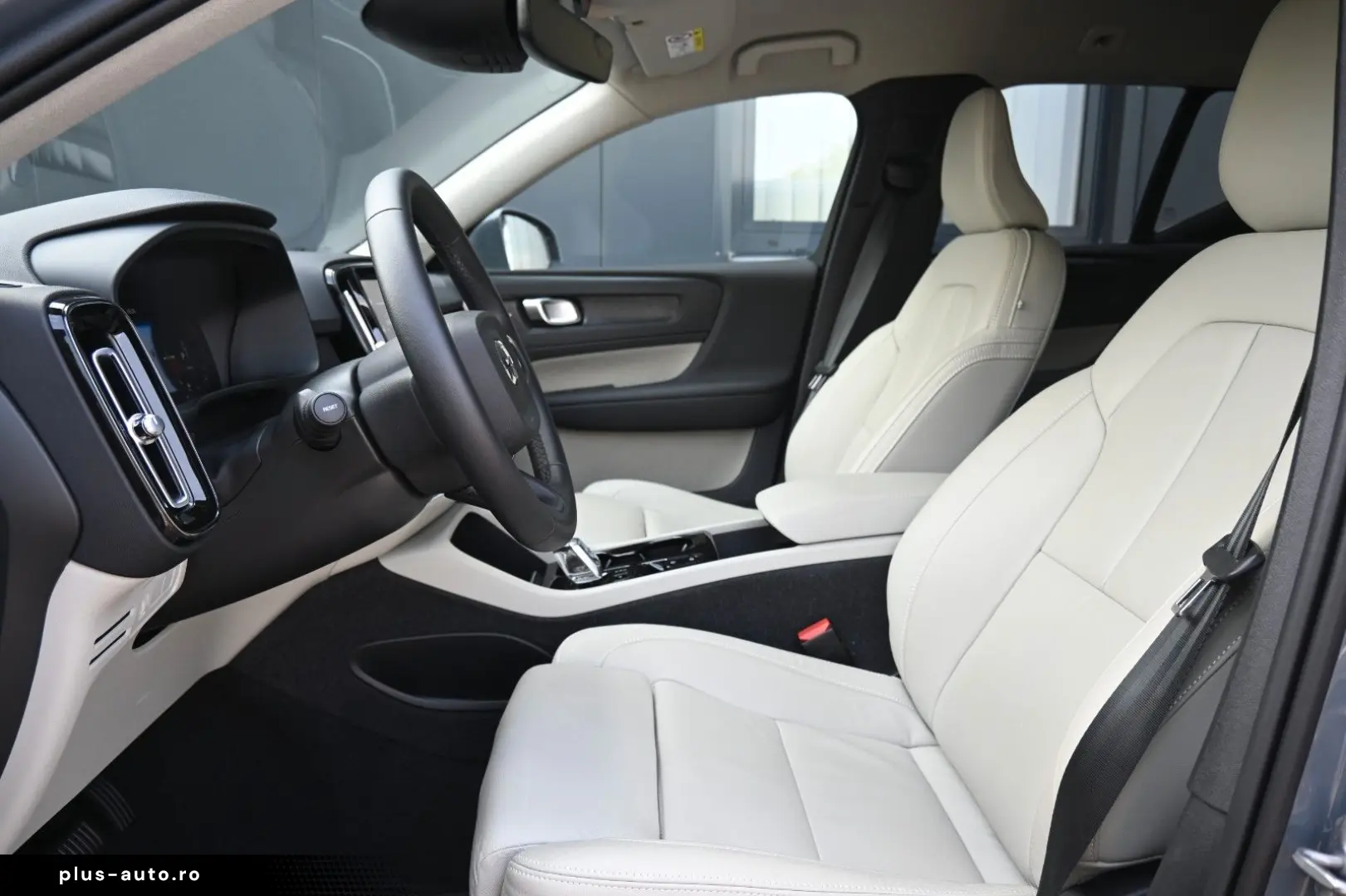 VOLVO XC40 T5 Recharge Plug-In Hybrid Plus Bright