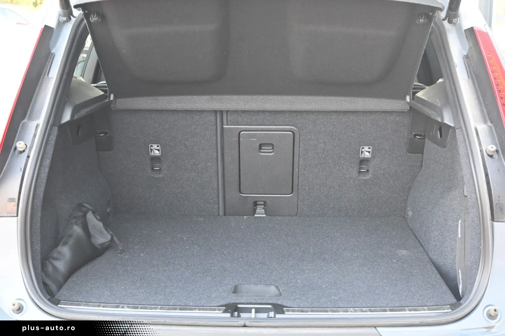 VOLVO XC40 T5 Recharge Plug-In Hybrid Plus Bright