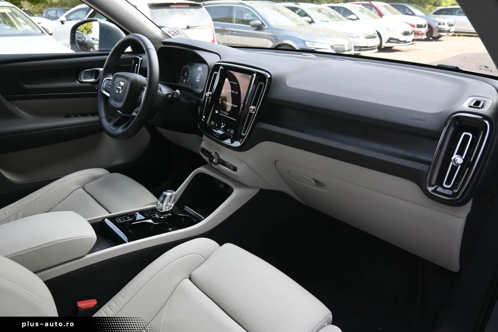 VOLVO XC40 T5 Recharge Plug-In Hybrid Plus Bright