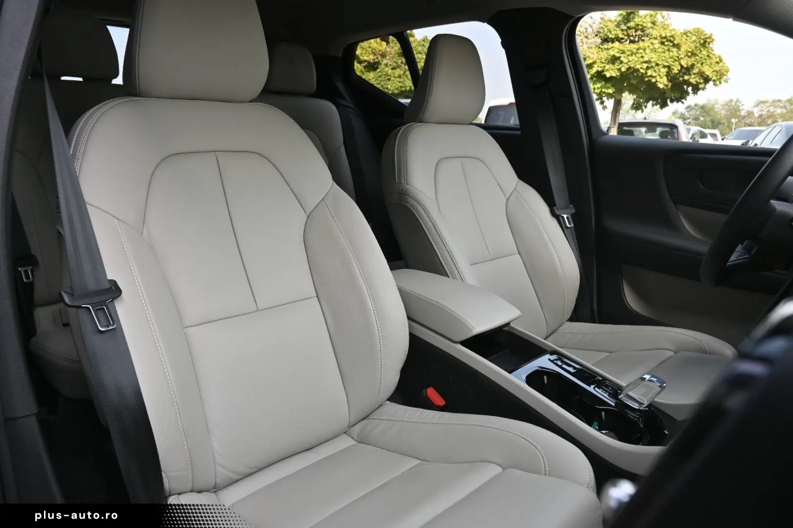 VOLVO XC40 T5 Recharge Plug-In Hybrid Plus Bright