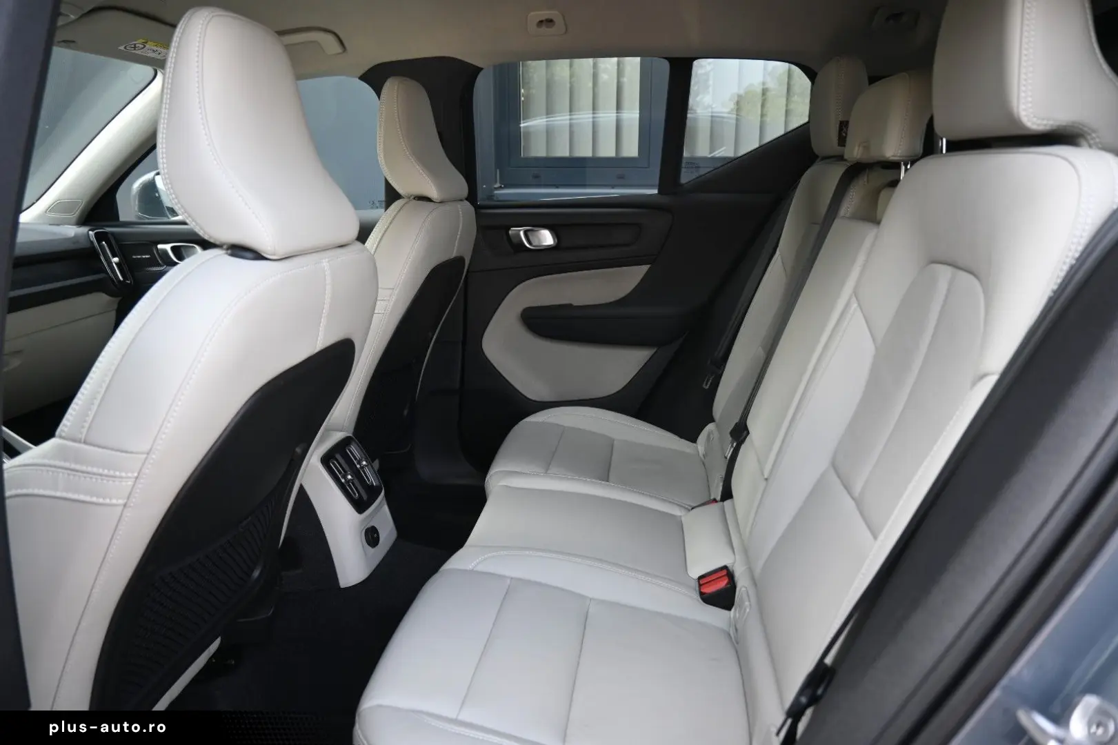 VOLVO XC40 T5 Recharge Plug-In Hybrid Plus Bright