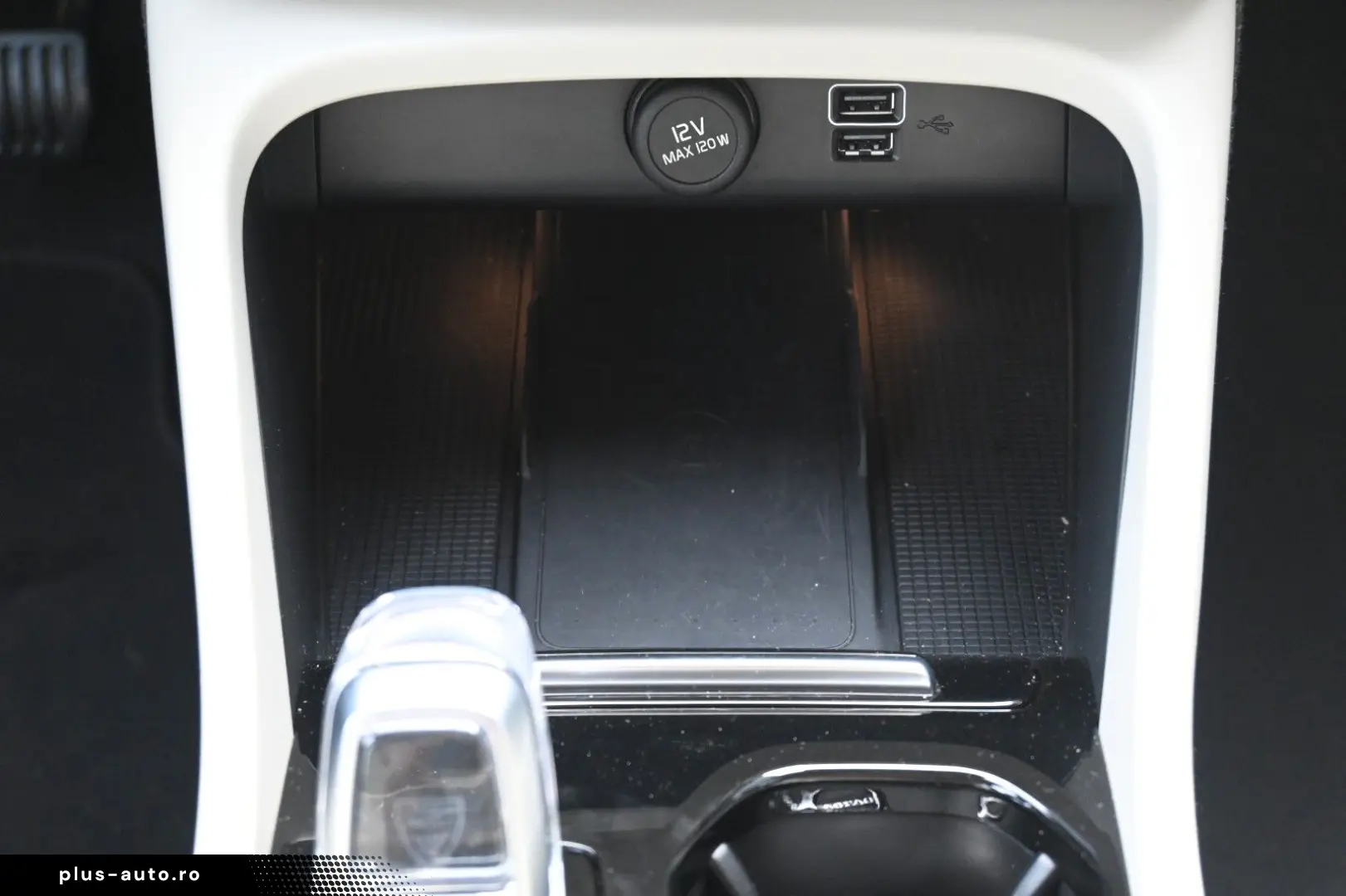 VOLVO XC40 T5 Recharge Plug-In Hybrid Plus Bright