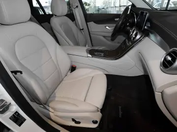 MERCEDES-BENZ GLC 300 e 4M AMG PANO DISTRO 360  CARP&hellip;