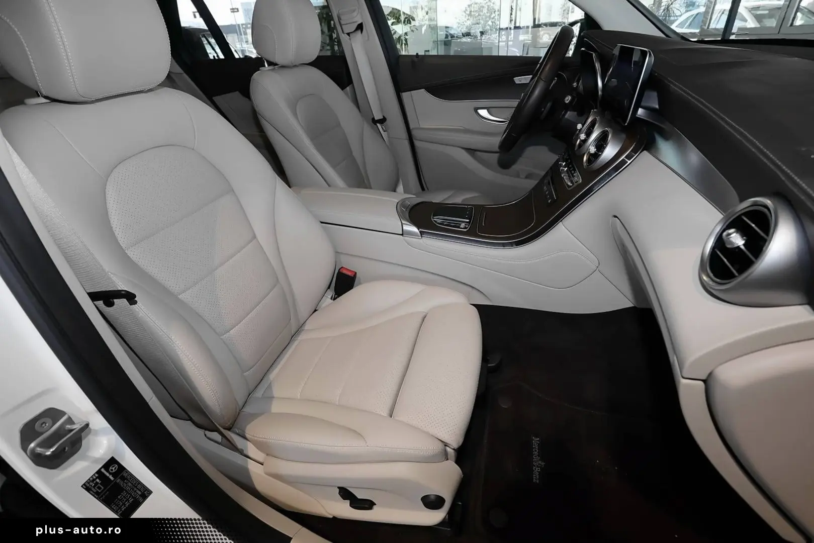 MERCEDES-BENZ GLC 300 e 4M AMG PANO DISTRO 360  CARP&hellip;