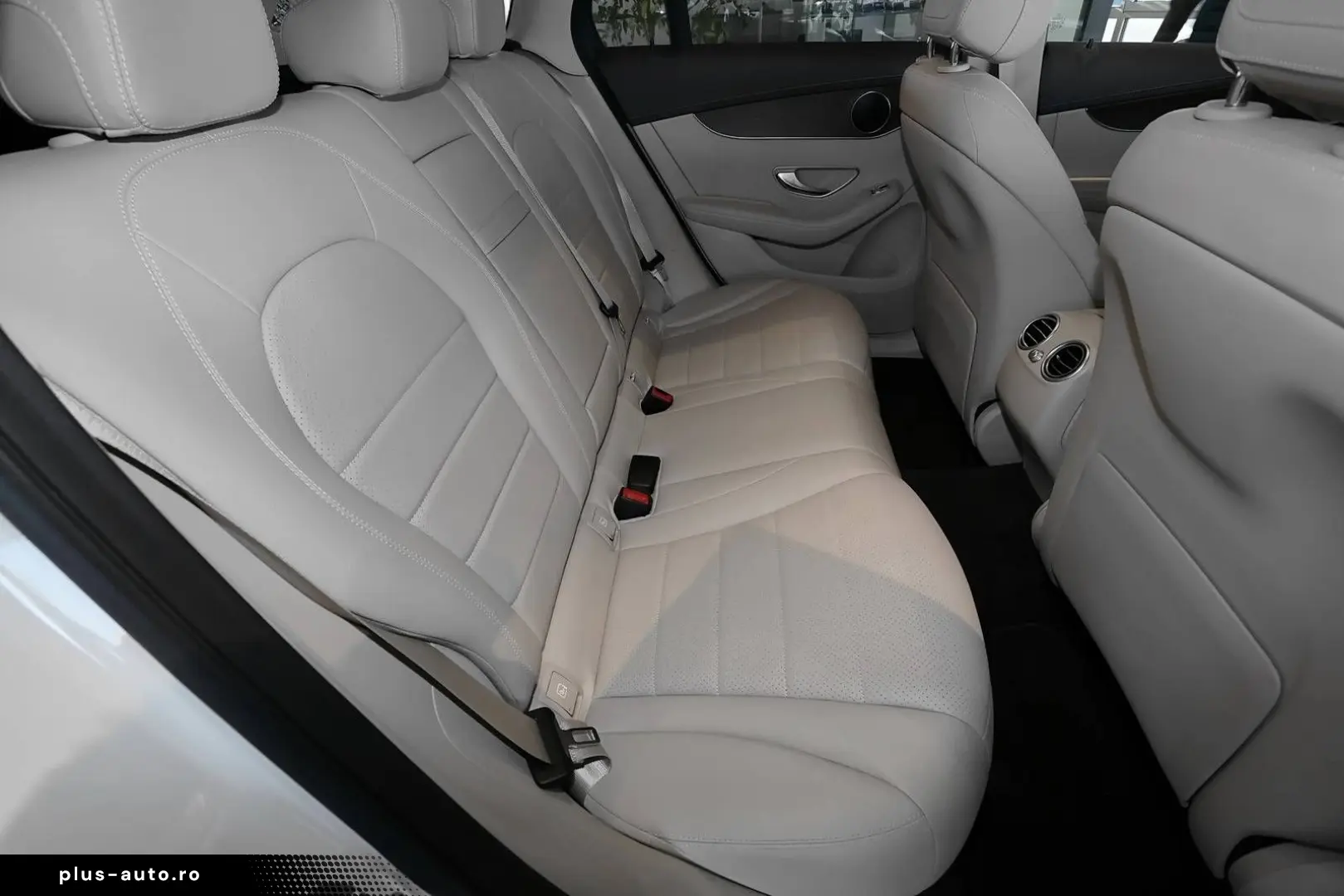 MERCEDES-BENZ GLC 300 e 4M AMG PANO DISTRO 360  CARP&hellip;