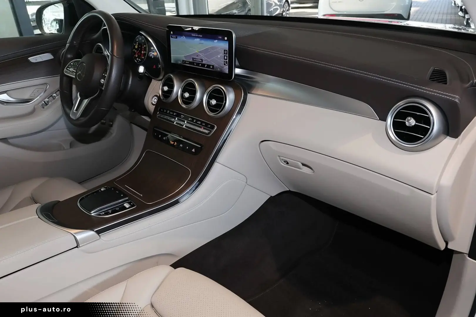 MERCEDES-BENZ GLC 300 e 4M AMG PANO DISTRO 360  CARP&hellip;